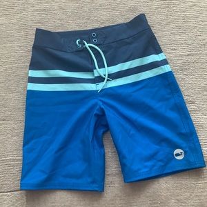 Vineyard Vines - Boys swim trunks